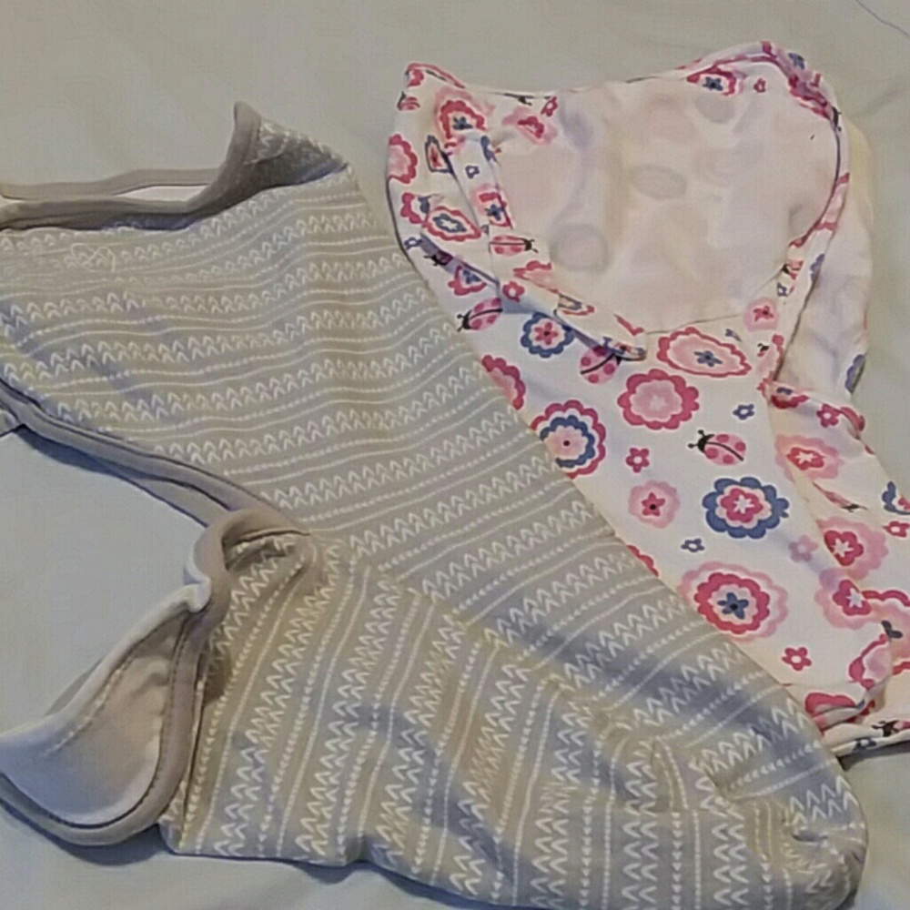Set of 2 swaddle!